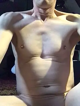 Snapshot of Sunking13cm chatting on 09.19.25 Sunking13cm online show from 09.19.25