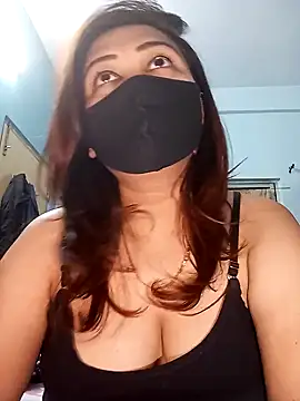 Snapshot of Cute-mona chatting on 01.16.25 Cute-mona online show from 01.16.25