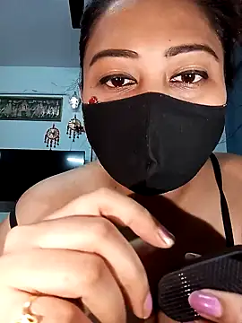 Snapshot of Cute-mona chatting on 02.04.25 Cute-mona online show from 02.04.25