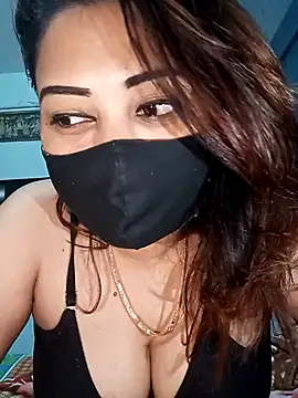 Snapshot of Cute-mona chatting on 02.10.25 Cute-mona online show from 02.10.25