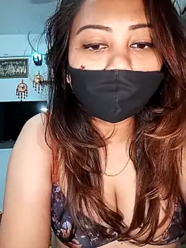 Snapshot of Cute-mona chatting on 03.04.25 Cute-mona online show from 03.04.25