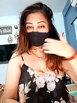 Snapshot of Cute-mona chatting on 03.08.25 Cute-mona online show from 03.08.25