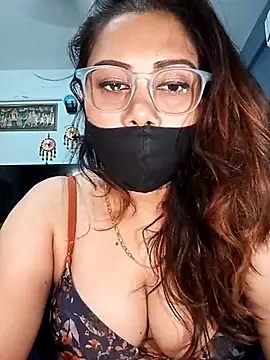 Snapshot of Cute-mona chatting on 03.13.25 Cute-mona online show from 03.13.25