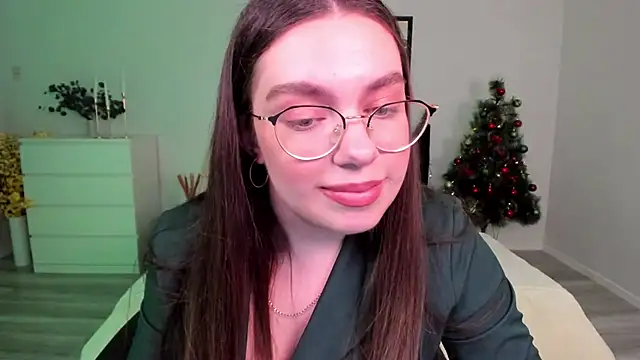 DaniellaLovely online show from 12.17.24