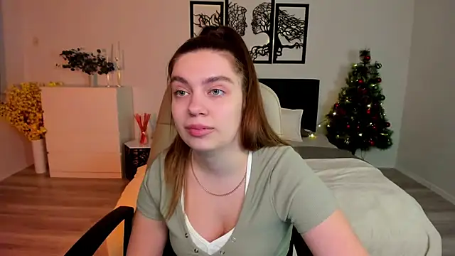 DaniellaLovely online show from 01.23.25