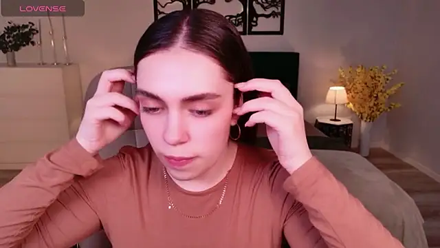 DaniellaLovely online show from 12.14.25