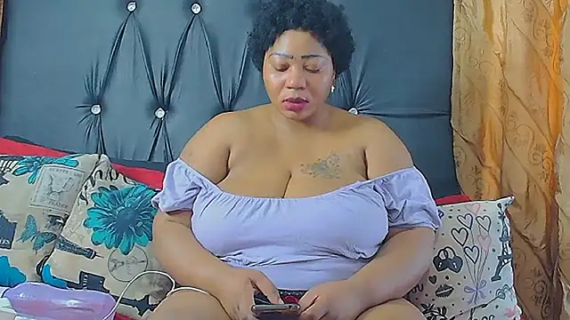 HUMONGUOUSTITSS online show from 12.09.24