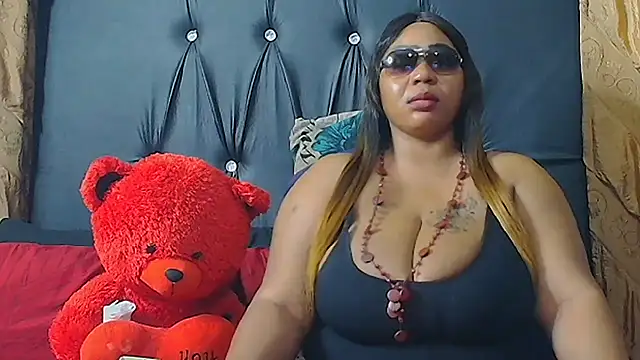 HUMONGUOUSTITSS online show from 09.19.25