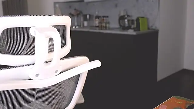 Snapshot of mayaik chatting on 10.23.25 mayaik online show from 10.23.25