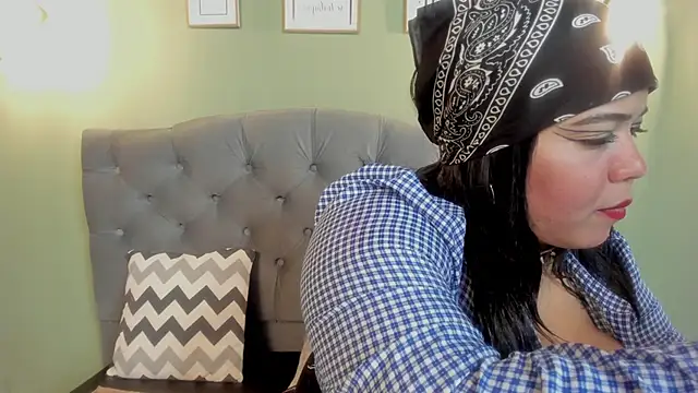 Snapshot of KRYSTENMOON chatting on 01.30.25 KRYSTENMOON online show from 01.30.25