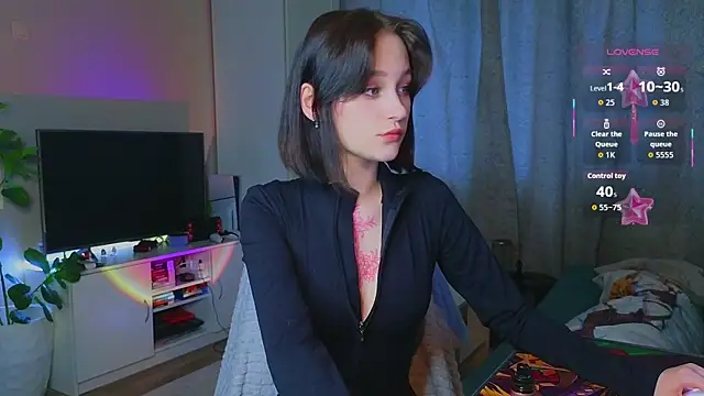 Snapshot of MaryRace chatting on 10.03.25 MaryRace online show from 10.03.25