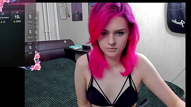 Snapshot of JulieTaylors chatting on 09.23.25 JulieTaylors online show from 09.23.25