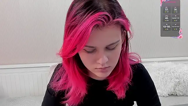 Snapshot of JulieTaylors chatting on 10.26.25 JulieTaylors online show from 10.26.25