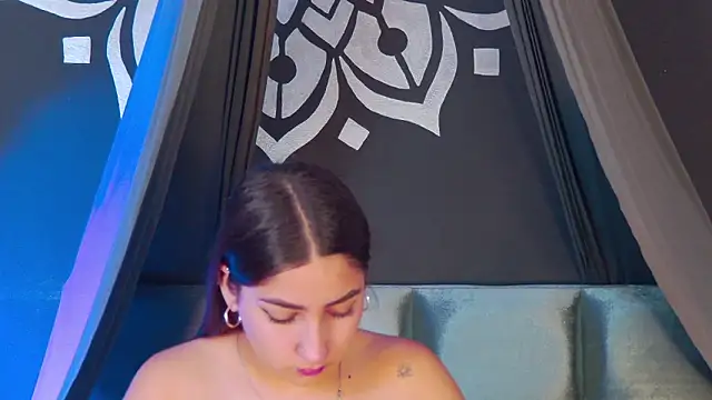 zoee moretti online show from 09.09.25