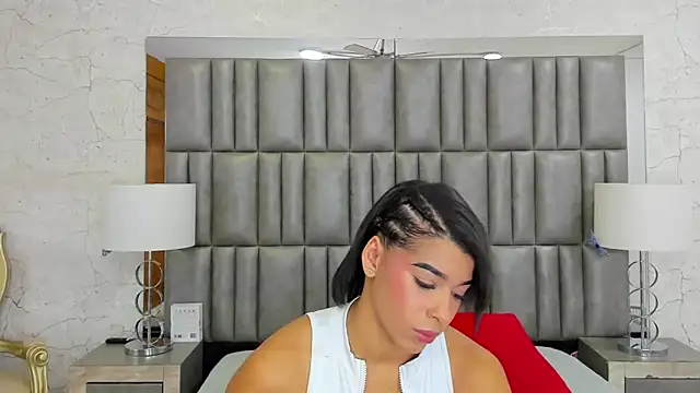 TiaraRosse online show from 01.23.25