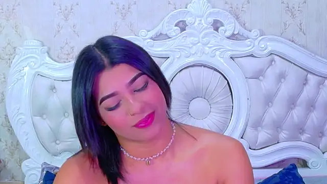 TiaraRosse online show from 11.13.25