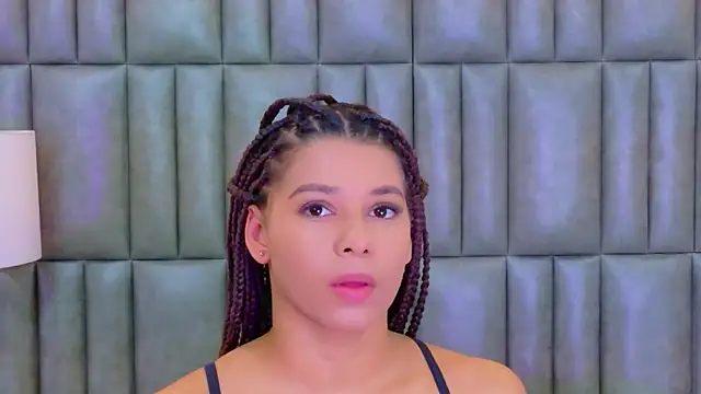 TiaraRosse online show from 02.05.26