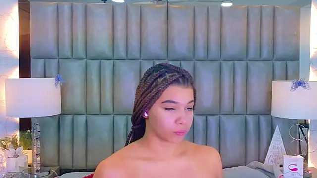 TiaraRosse online show from 02.11.26