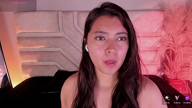 Rebeca Williams  online show from 11.04.25