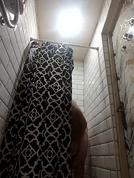 Snapshot of FloatyElkhound chatting on 04.16.26 FloatyElkhound online show from 04.16.26