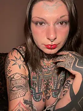 lizzardqueeen online show from 04.16.26