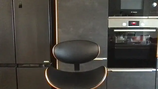 unconnudu21000 online show from 10.04.25