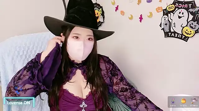 yukinko o  online show from 10.31.25