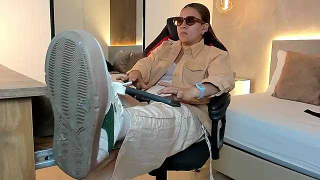 alma fenix online show from 10.21.25