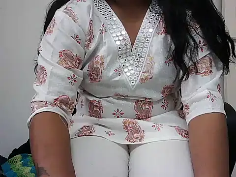 Yamini 01 online show from 05.30.26