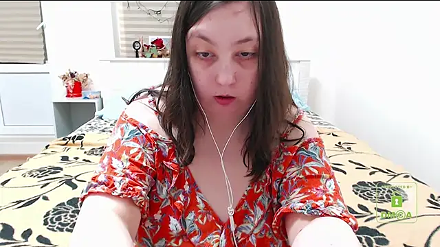 Snapshot of cute_and_hot chatting on 12.31.24 cute and hot online show from 12.31.24