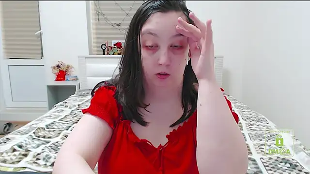 Snapshot of cute_and_hot chatting on 01.12.25 cute and hot online show from 01.12.25