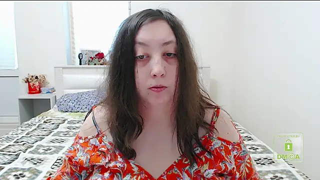 Snapshot of cute_and_hot chatting on 02.04.25 cute and hot online show from 02.04.25