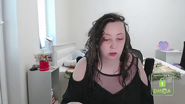 Snapshot of cute_and_hot chatting on 09.25.25 cute and hot online show from 09.25.25