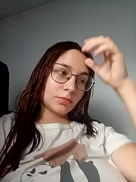 Snapshot of Klaudina chatting on 09.16.25 Klaudina online show from 09.16.25