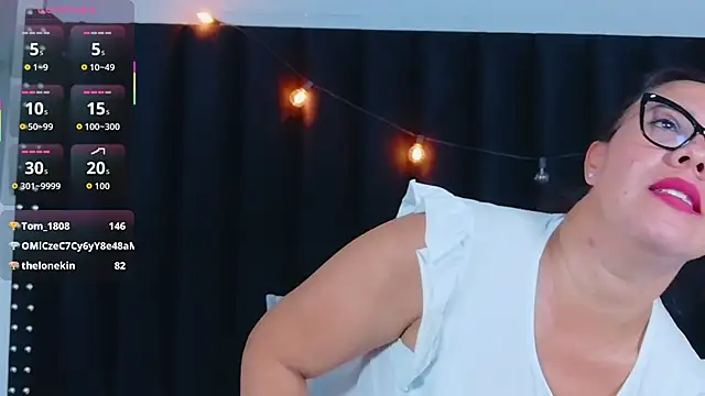 hotlatinateacher online show from 11.18.25