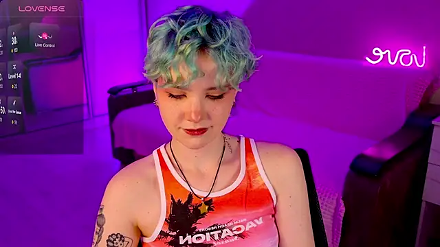 Snapshot of School_Love chatting on 12.22.24 School Love online show from 12.22.24