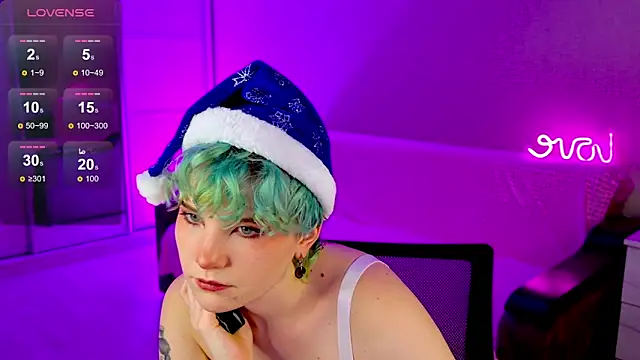 Snapshot of School_Love chatting on 12.30.24 School Love online show from 12.30.24