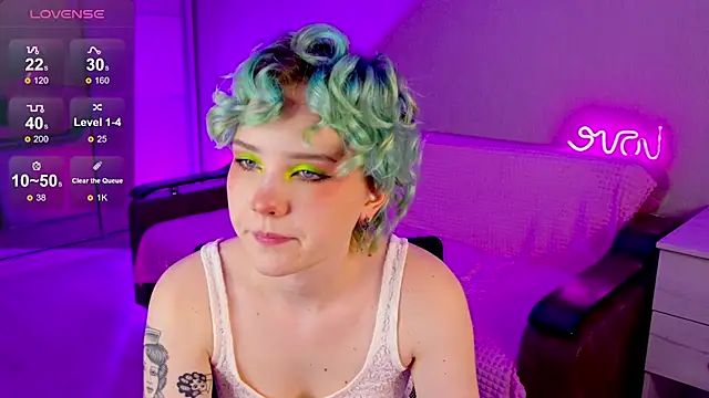 Snapshot of School_Love chatting on 01.15.25 School Love online show from 01.15.25