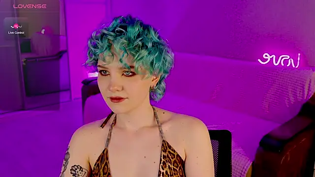 Snapshot of School_Love chatting on 02.14.25 School Love online show from 02.14.25