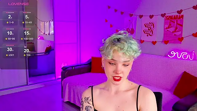 Snapshot of School_Love chatting on 03.20.25 School Love online show from 03.20.25