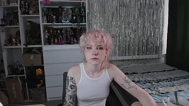 School Love online show from 03.26.26