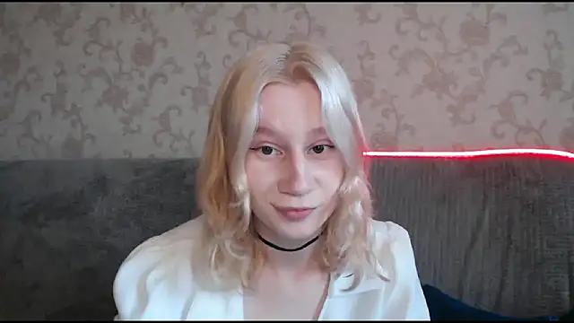 Snapshot of EnigmaSee chatting on 09.21.25 EnigmaSee online show from 09.21.25