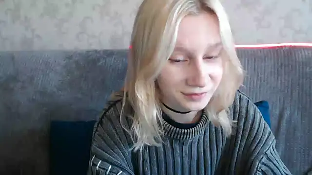 Snapshot of EnigmaSee chatting on 10.12.25 EnigmaSee online show from 10.12.25