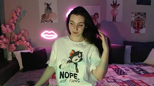 Fluffy Tiffy online show from 02.06.25