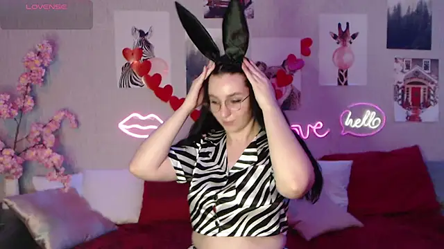 Fluffy Tiffy online show from 02.15.25