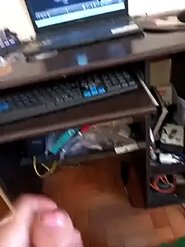 Snapshot of lobomisterioso13 chatting on 11.12.25 lobomisterioso13 online show from 11.12.25