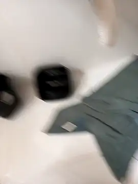 Snapshot of lobomisterioso13 chatting on 12.04.25 lobomisterioso13 online show from 12.04.25