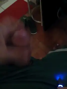 Snapshot of lobomisterioso13 chatting on 03.18.26 lobomisterioso13 online show from 03.18.26