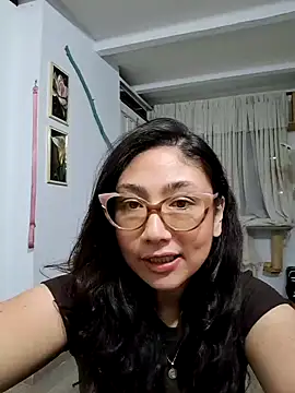 Snapshot of Mia_Ruiz chatting on 02.11.25 Mia Ruiz online show from 02.11.25
