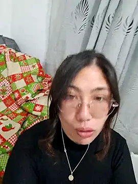 Mia Ruiz online show from 10.25.25